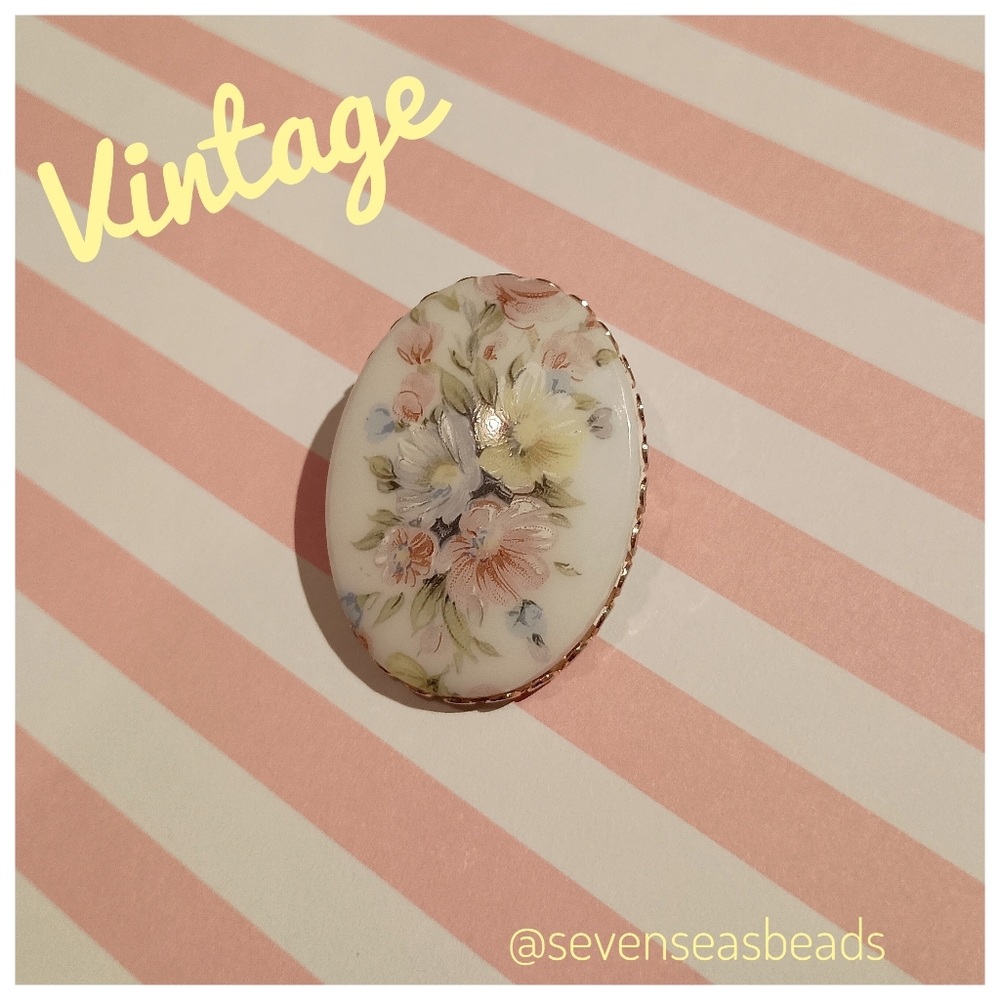 💘Vintage Porcelain Flower Brooch